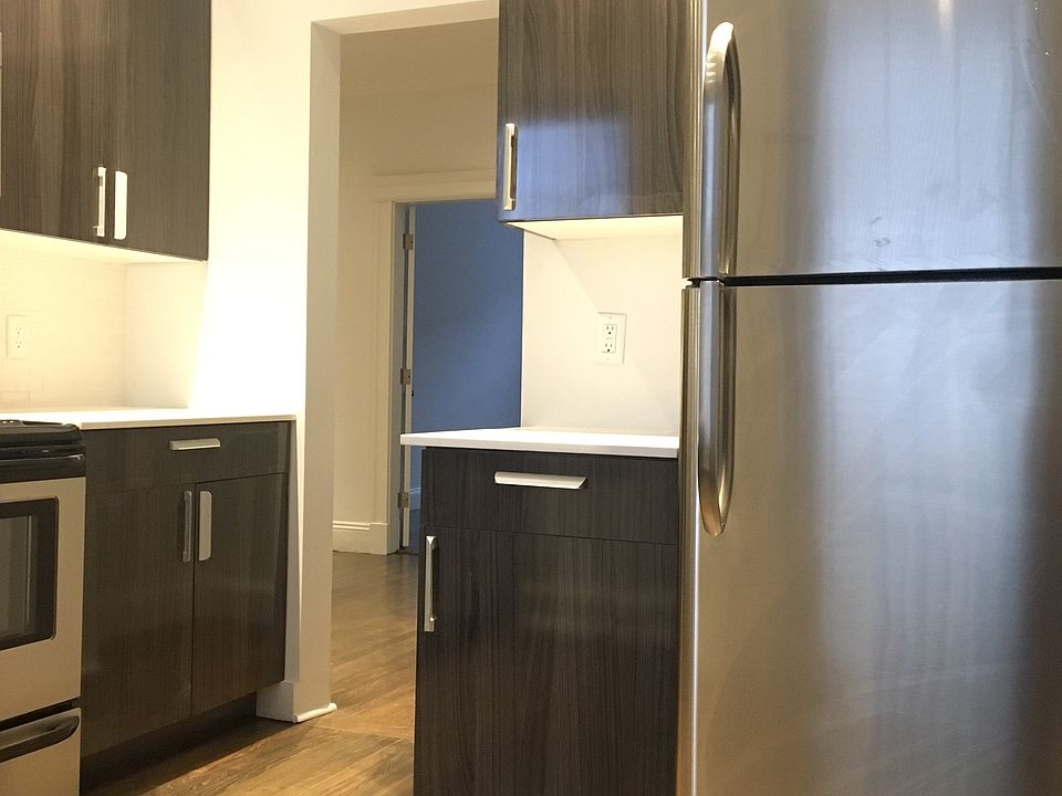 1st image of 3 Greenway Ct #26R