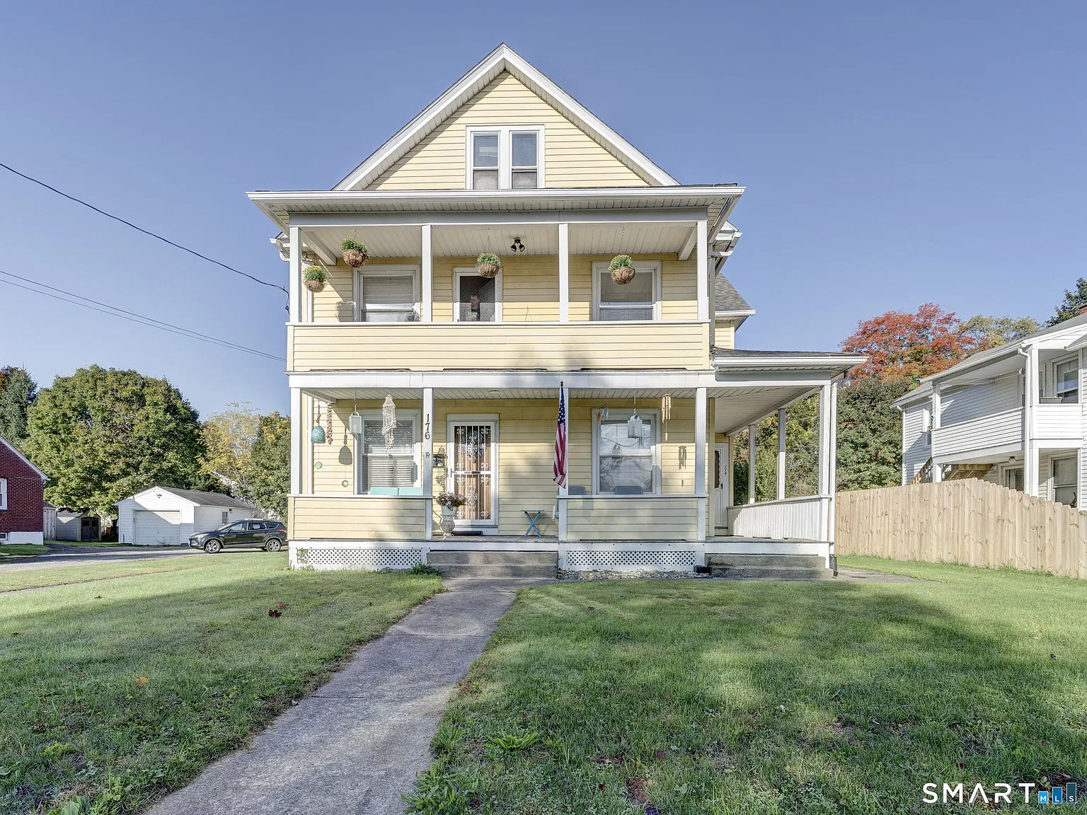 2 bed, 1.0 bath, 1260 sqft, $1,600 — Photo 1