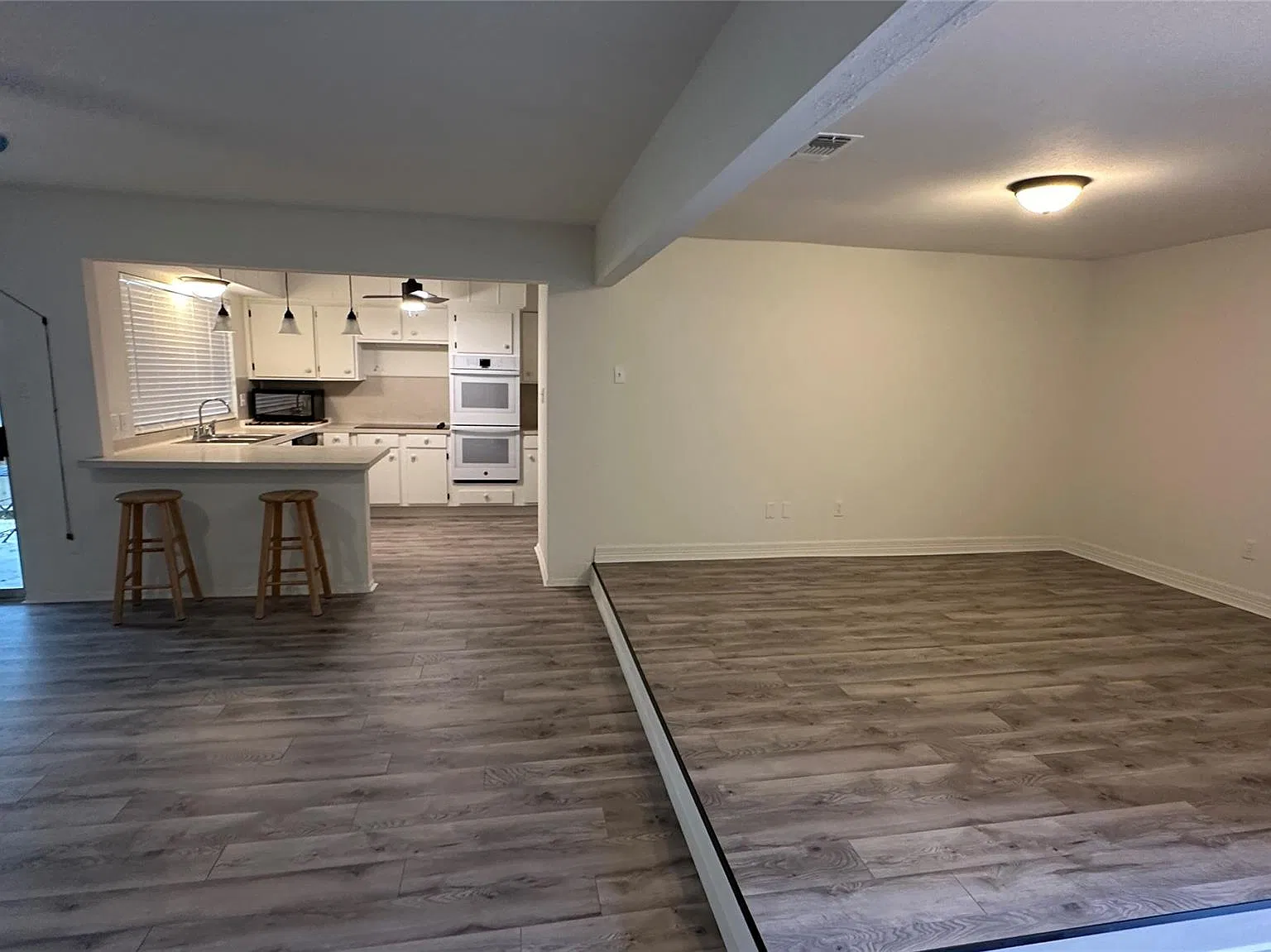 3 bed, 2.0 bath, 1762 sqft, $2,200 — Photo 4