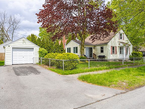 3rd image of 617 Howard Rd