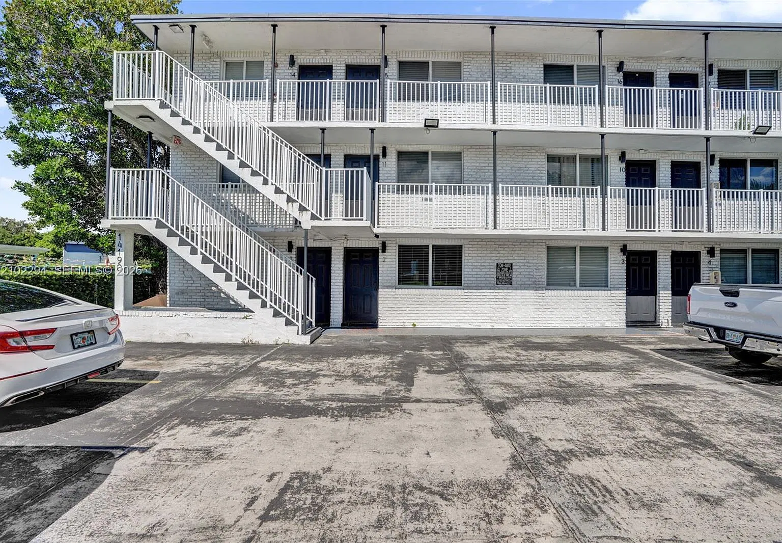 14190 W Dixie Hwy — Photo 1