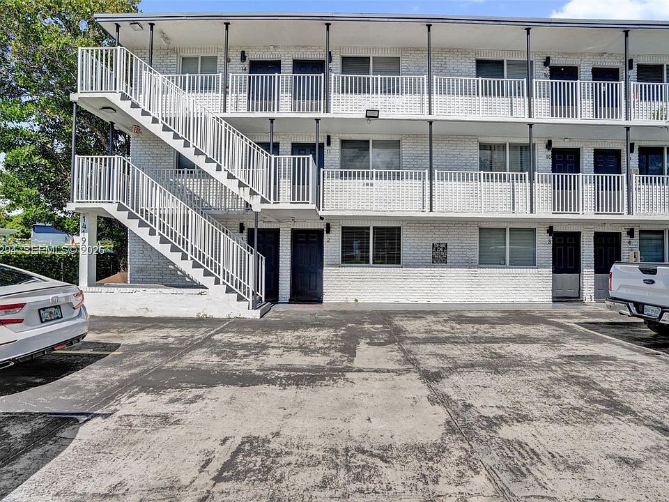 1st image of 14190 W Dixie Hwy APT 2