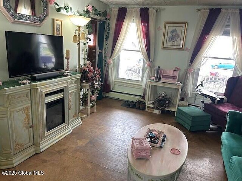 5th image of 1329 2nd Avenue