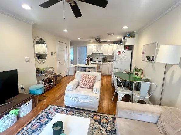 245 E St #3, Boston, MA 02127