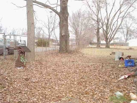 3rd image of 12806 Deer Trail Ln