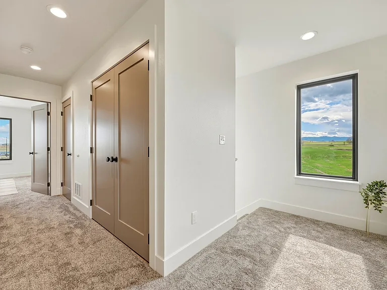 1375 Duncan Dr — Photo 10