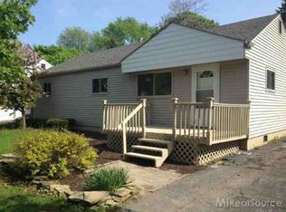 5585 Cleary Dr, Waterford, MI 48329