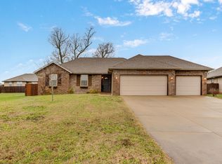 1183 S Bordeaux Ave, Republic, MO 65738