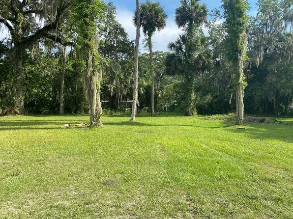 25644 Perch Rd, Astor, FL 32102