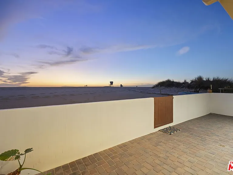 1005 Ocean Dr — Photo 8
