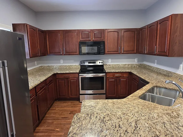 1578 Kessler Ave — Photo 3