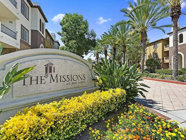 2250 Gill Village Way #911 — Photo 4