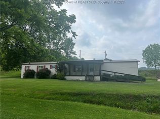 258 Independence Rd, Sandyville, WV 25275