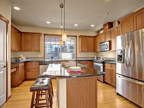 3rd image of 19439 1st Ave S APT D3