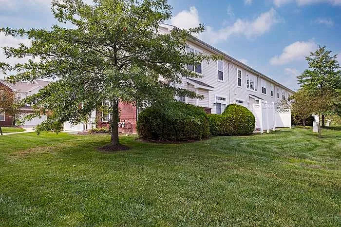 10899 Perry Pear Dr — Photo 28