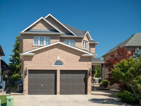 216 Waterbury St, Caledon, ON L7E 2H9