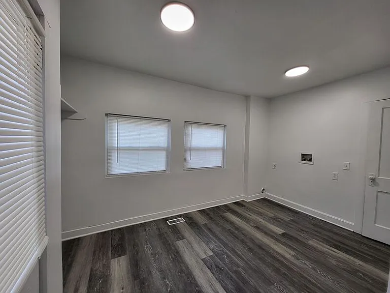 523 W Maple Ave #1A — Photo 12