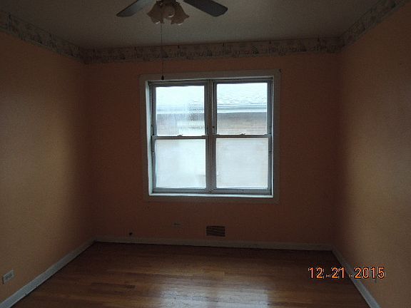 3rd image of 1657 N Narragansett Ave