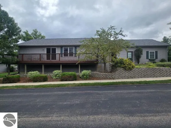 3801 Creekside Dr #21, Traverse City, MI 49684