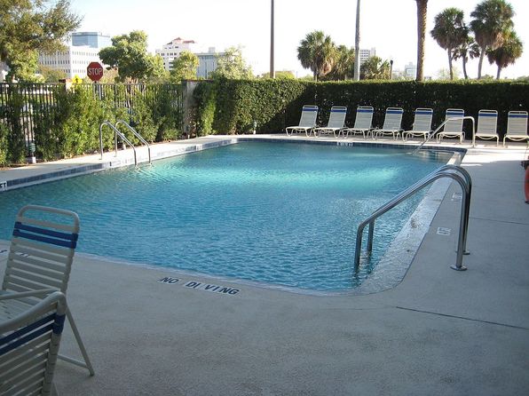 701 Mirror Lake Dr N APT 317