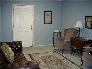 3rd image of 5613 Glenview Dr