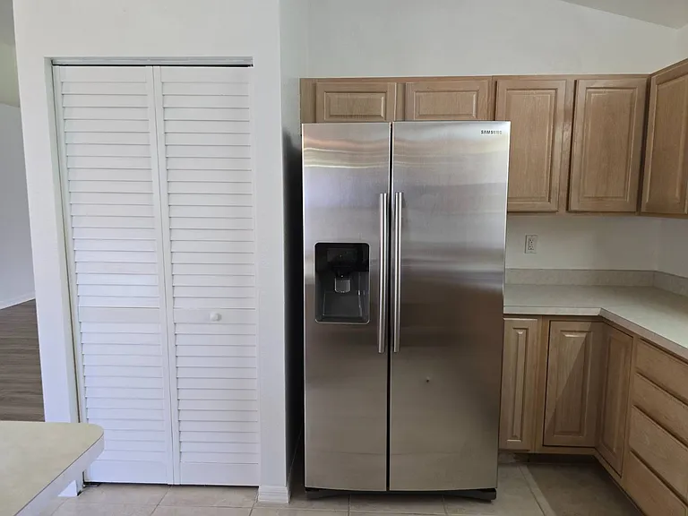 2511 N Orangewood St — Photo 6