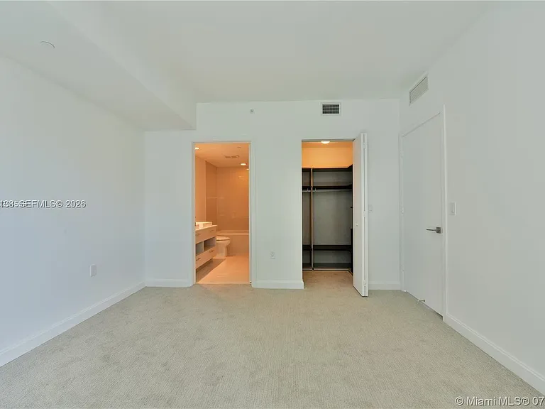 45 SW 9th St #1907 — Photo 6