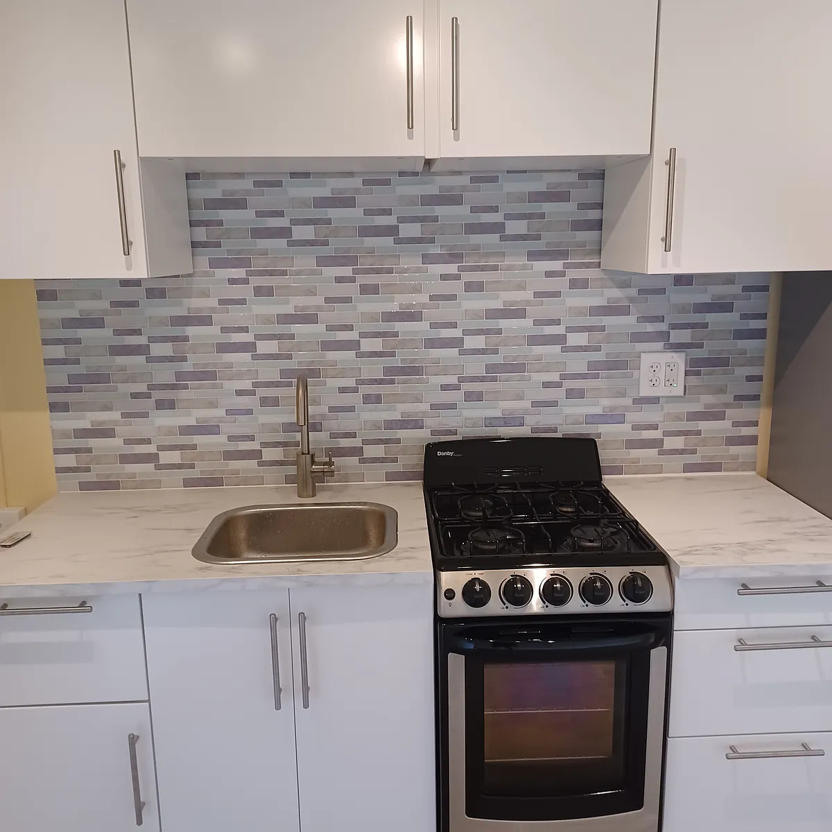 Building Photo - 6548 Rowan St #3