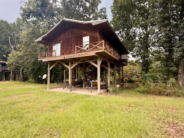 6573 Lake Mary Rd, Woodville, MS 39669