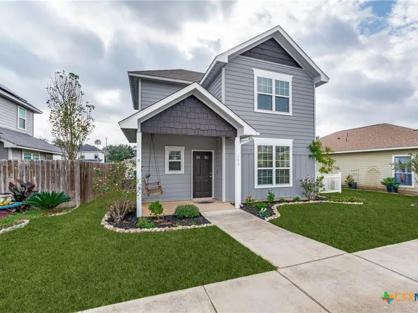 153 Lark Hill Rd, Floresville, TX 78114
