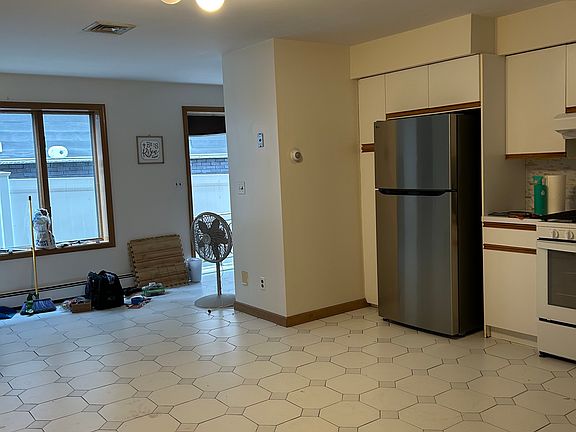4th image of 56 Grant Ave #B