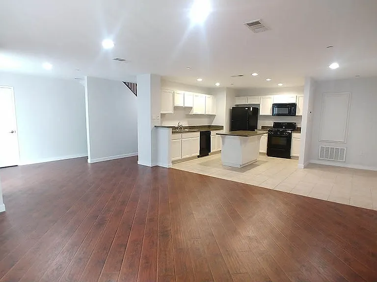 Almeria Townhomes — Photo 70