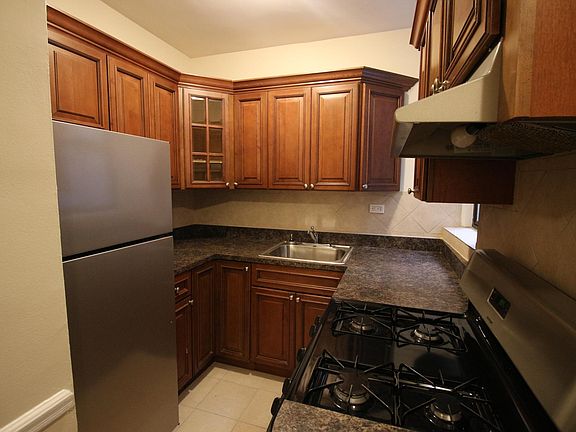 5th image of 55 E 190th St APT 2