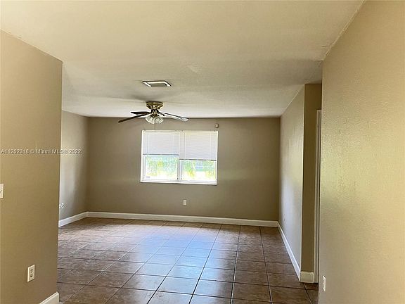 4th image of 222 SW 6th Ave