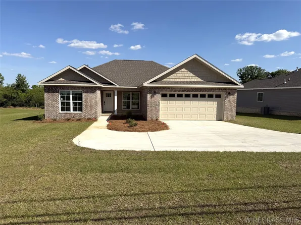 548 N John St, New Brockton, AL 36351