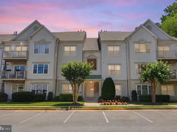 12461 Hayes Ct Unit 103, Fairfax, VA 22033