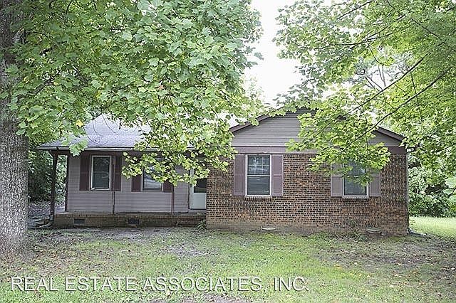 2nd image of 3011 Cathy Dr