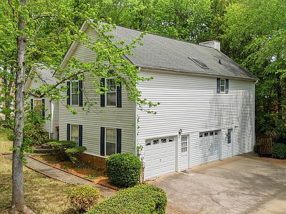 2nd image of 8605 Creekview Ct