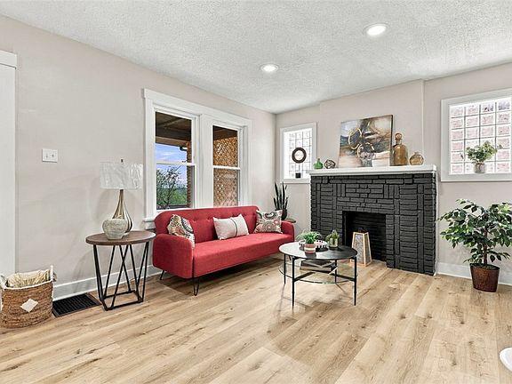 4th image of 1152 Termon Ave
