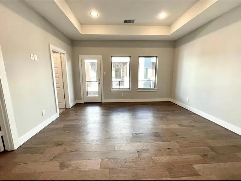 803 Thornton Rd #G — Photo 2