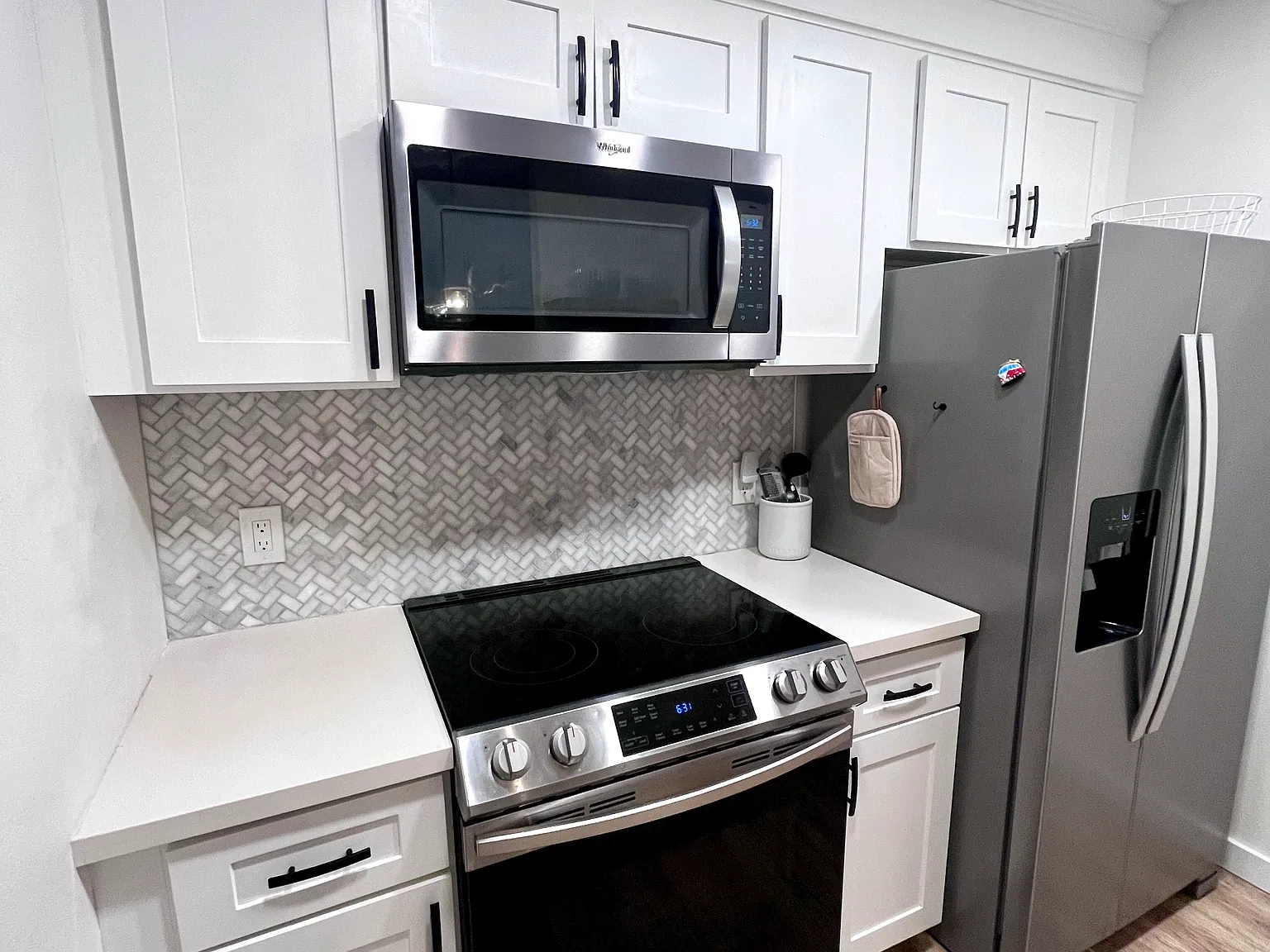 2 bed, 772 sqft, $3,300 — Photo 4