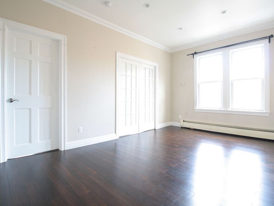 1st image of 2716 23rd St APT 2R