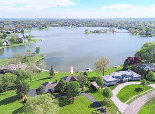 7 Back Bay Dr, South Barrington, IL 60010