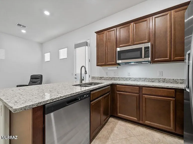 10623 N Iron Peak Dr — Photo 33
