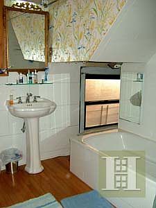 4th image of 4547 40th St APT 1R
