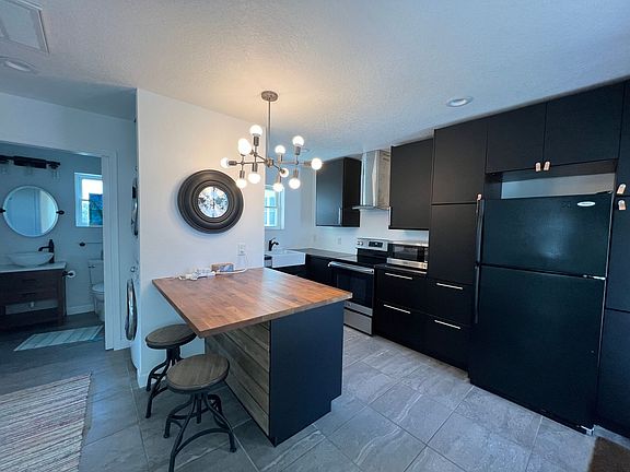 3rd image of 1113 Croton Pl Unit B
