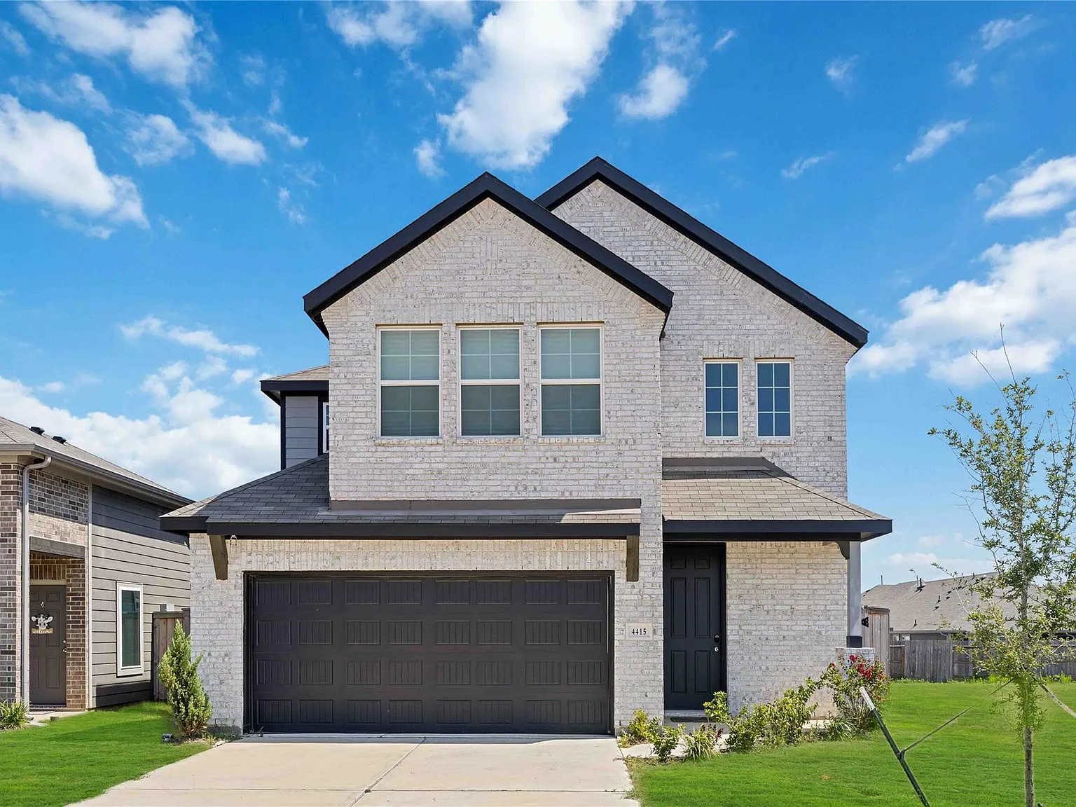 3 bed, 2.5 bath, 2508 sqft, $2,400 — Photo 1