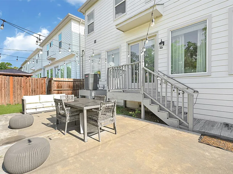407 Yale Oaks Ln — Photo 21
