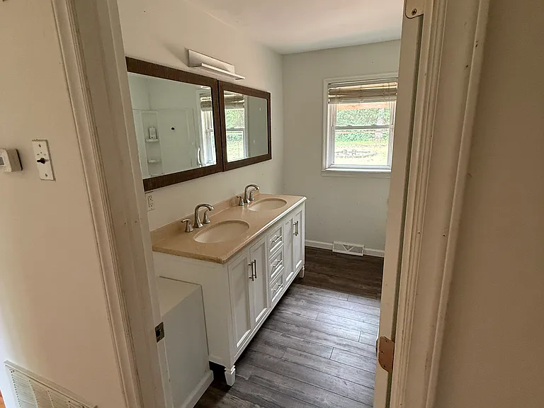 106 Brookwood Dr — Photo 16