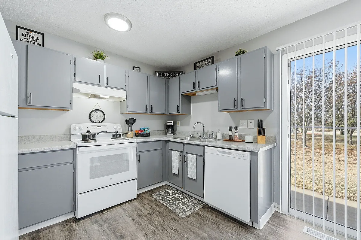 Kitchen - Parkview Townhomes